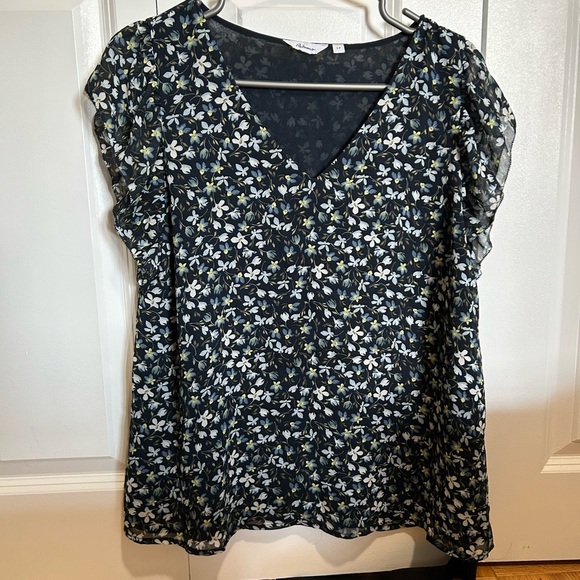 Two dress shirts - Picture 2 of 2